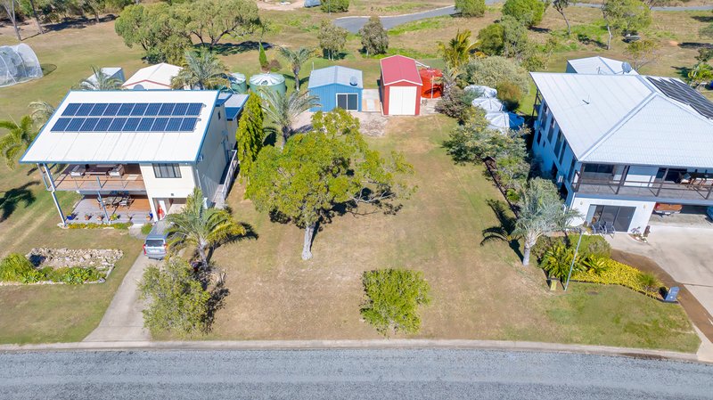 Photo - 60 Blackcurrant Drive, Hideaway Bay QLD 4800 - Image 8