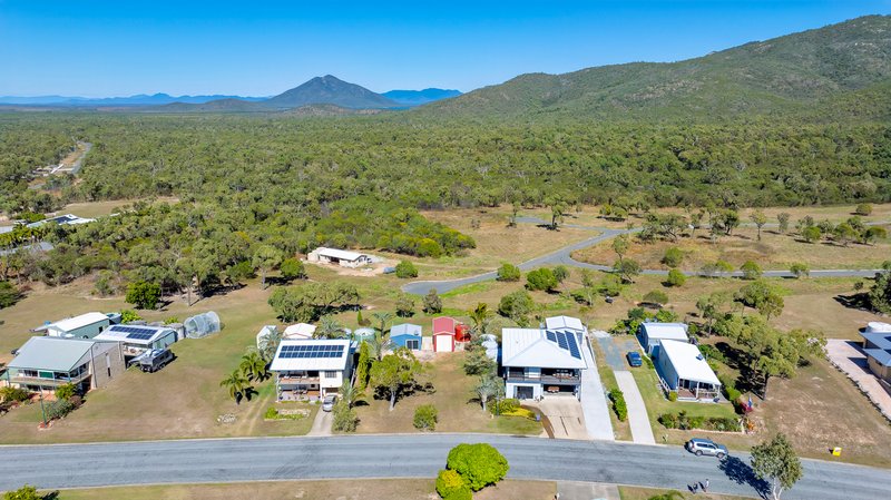 Photo - 60 Blackcurrant Drive, Hideaway Bay QLD 4800 - Image 9