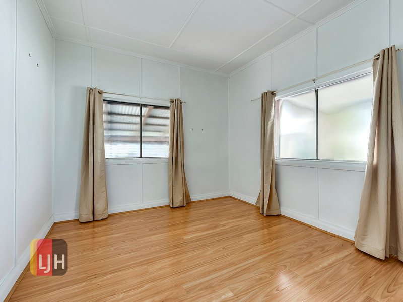 Photo - 60 Blaker Street, Mitchelton QLD 4053 - Image 6