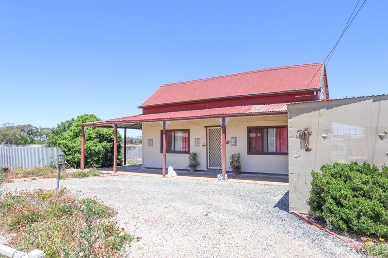 Photo - 60 Blyth Street, Wyalong NSW 2671 - Image 2