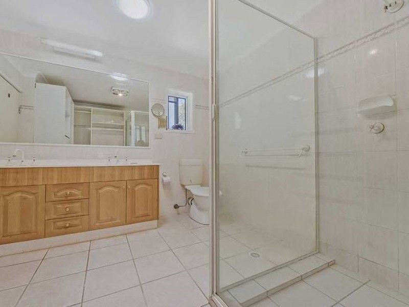 Photo - 60 Bridgman Dr , Reedy Creek QLD 4227 - Image 6