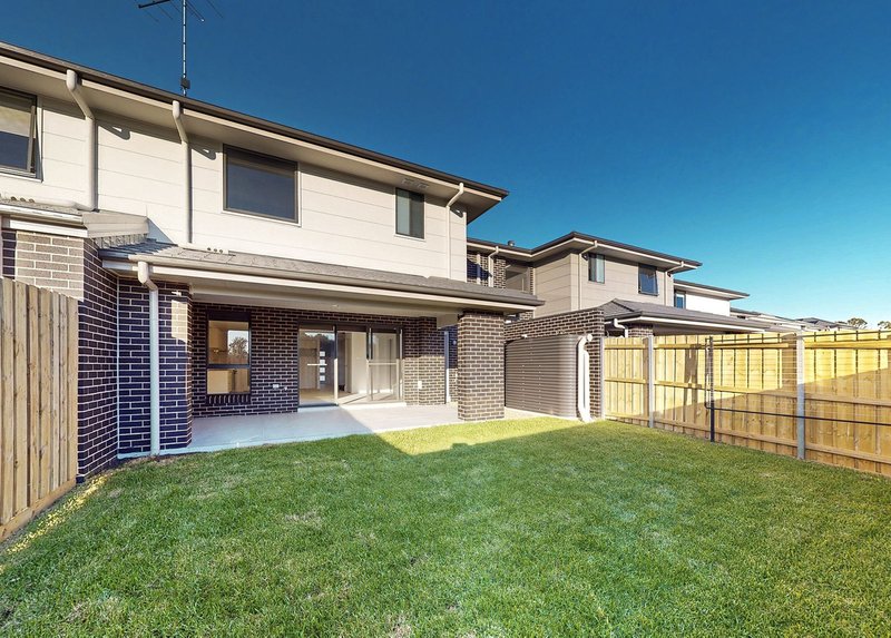 Photo - 60 Caldwell Avenue, Edmondson Park NSW 2174 - Image 8