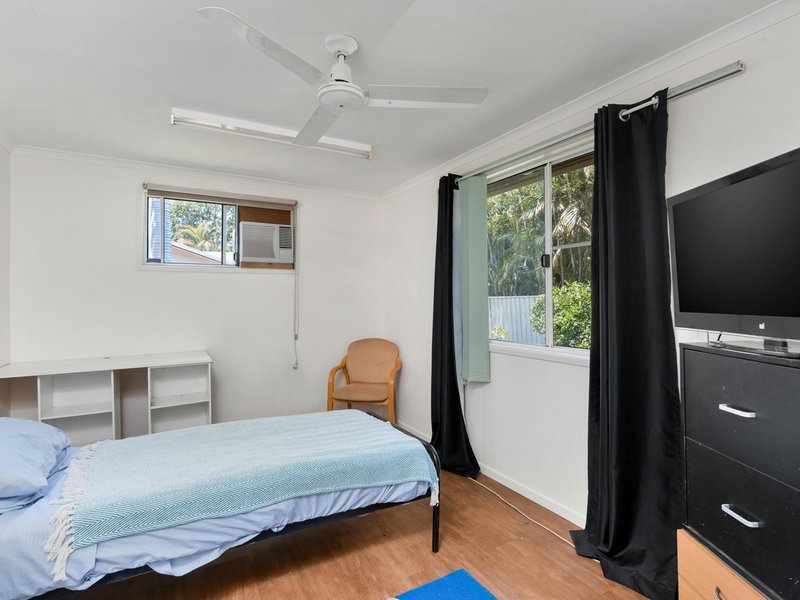 Photo - 60 Campbell Street, Emerald QLD 4720 - Image 14