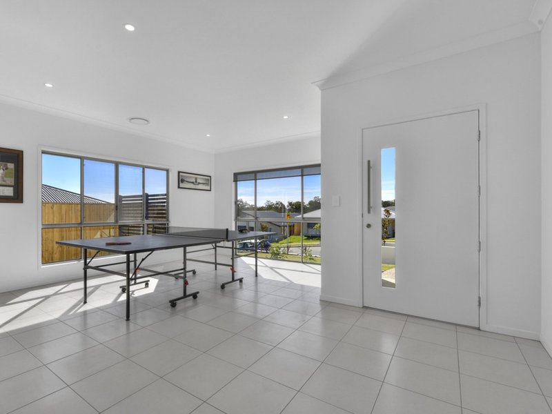 Photo - 60 Canopus Street, Bridgeman Downs QLD 4035 - Image 10