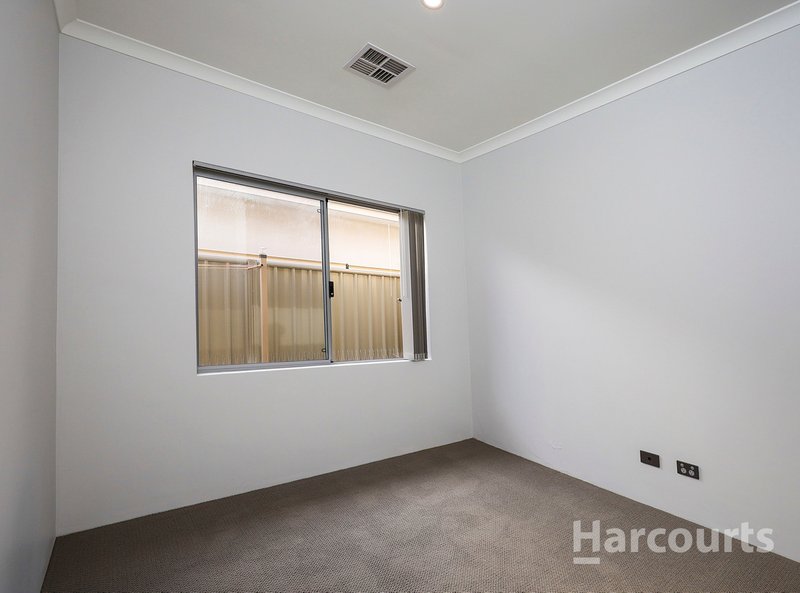 Photo - 60 Cassowary Crescent, Coodanup WA 6210 - Image 17