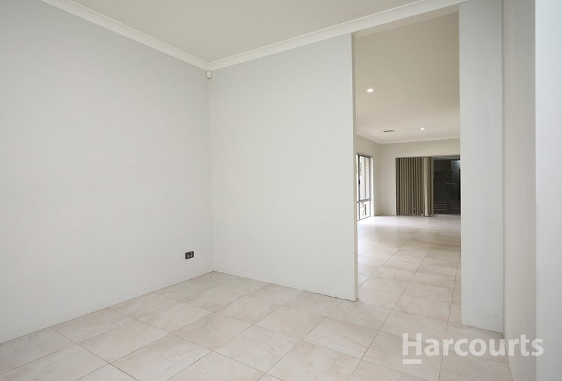 Photo - 60 Cassowary Crescent, Coodanup WA 6210 - Image 20