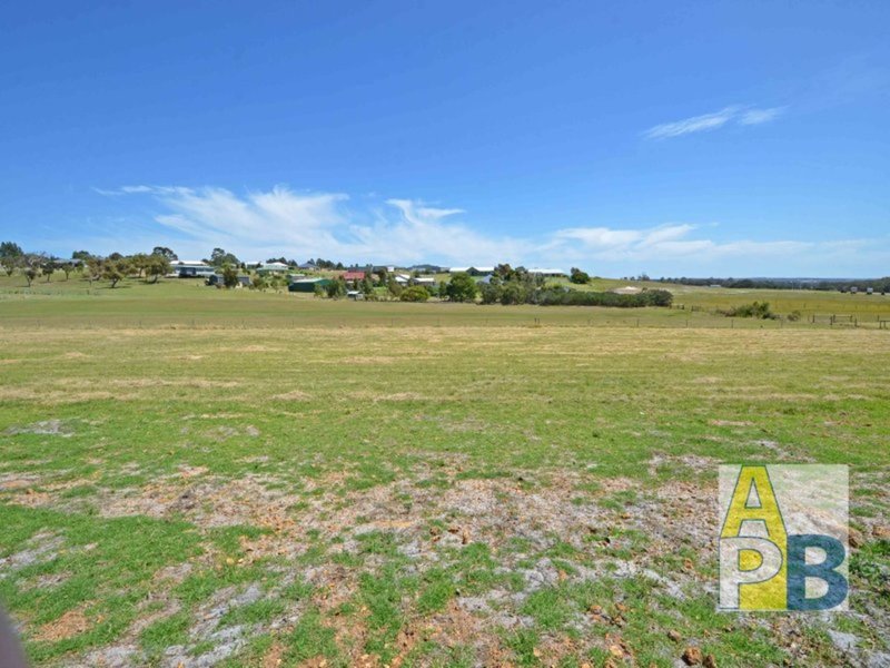 Photo - 60 Catling Close, Warrenup WA 6330 - Image 5