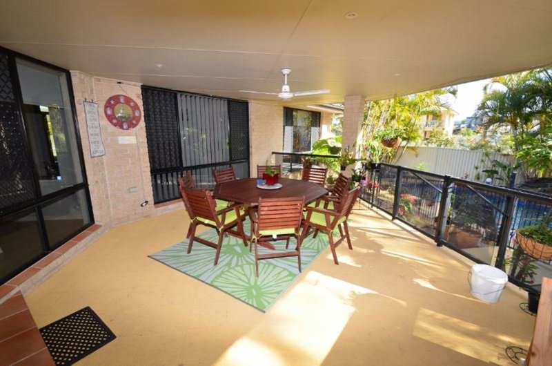 Photo - 60 Christina Ryan Way, Arundel QLD 4214 - Image 2