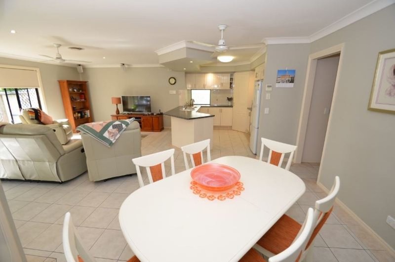 Photo - 60 Christina Ryan Way, Arundel QLD 4214 - Image 11