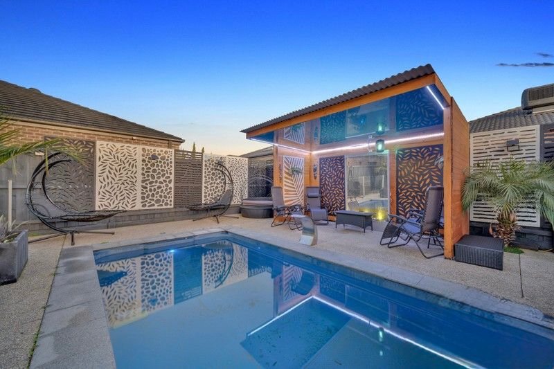 Photo - 60 City Vista Circuit, Cranbourne West VIC 3977 - Image 2