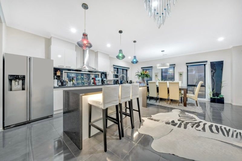 Photo - 60 City Vista Circuit, Cranbourne West VIC 3977 - Image 7