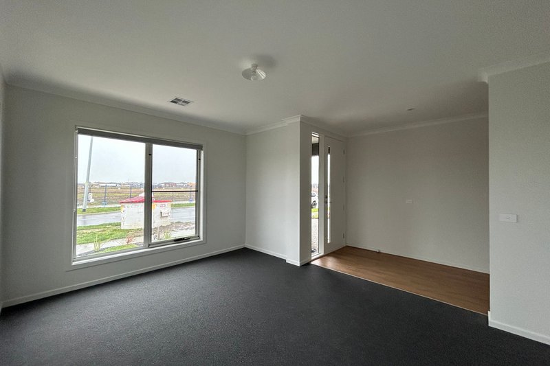 Photo - 60 Concerto Street, Clyde VIC 3978 - Image 2