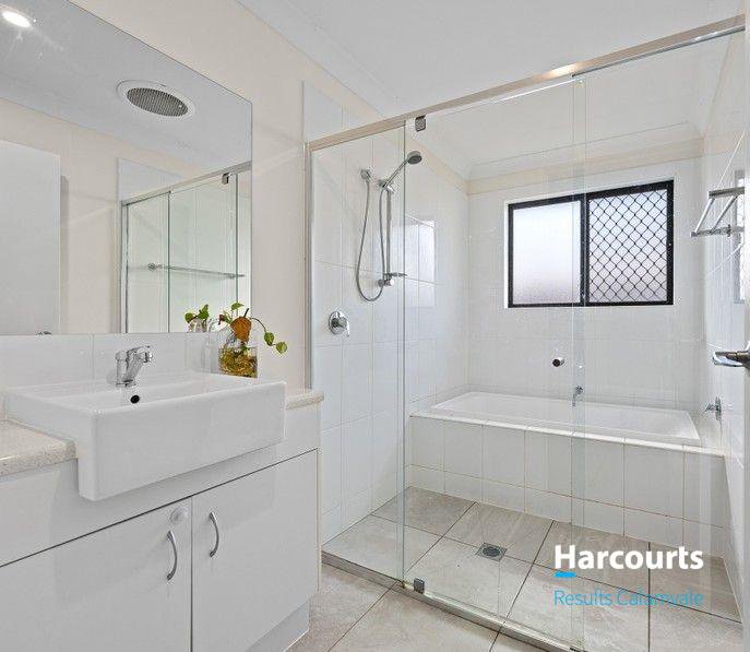 Photo - 60 Crewes Cres , Redbank Plains QLD 4301 - Image 6
