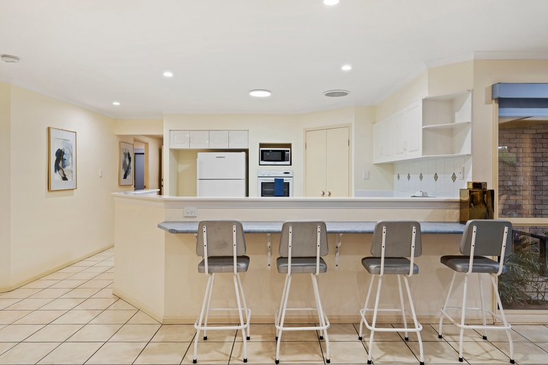 Photo - 60 Dampier Crescent, Drewvale QLD 4116 - Image 4