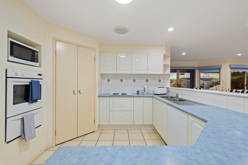Photo - 60 Dampier Crescent, Drewvale QLD 4116 - Image 5