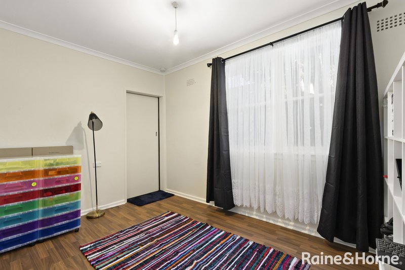 Photo - 60 Donald Road, Karabar NSW 2620 - Image 4