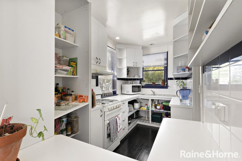 Photo - 60 Donald Road, Karabar NSW 2620 - Image 5