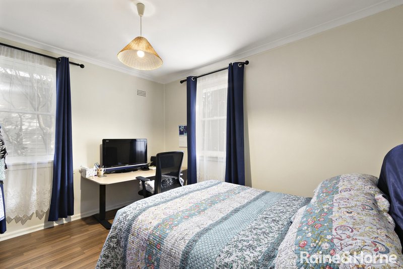Photo - 60 Donald Road, Karabar NSW 2620 - Image 7