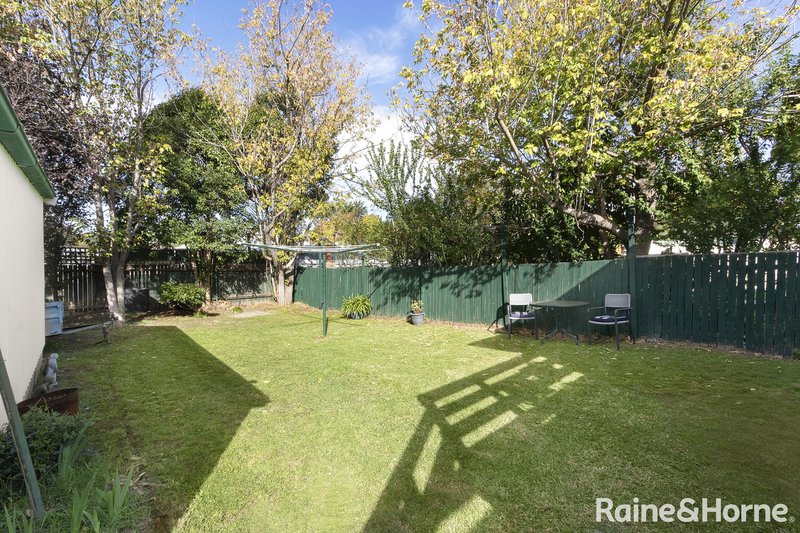 Photo - 60 Donald Road, Karabar NSW 2620 - Image 11