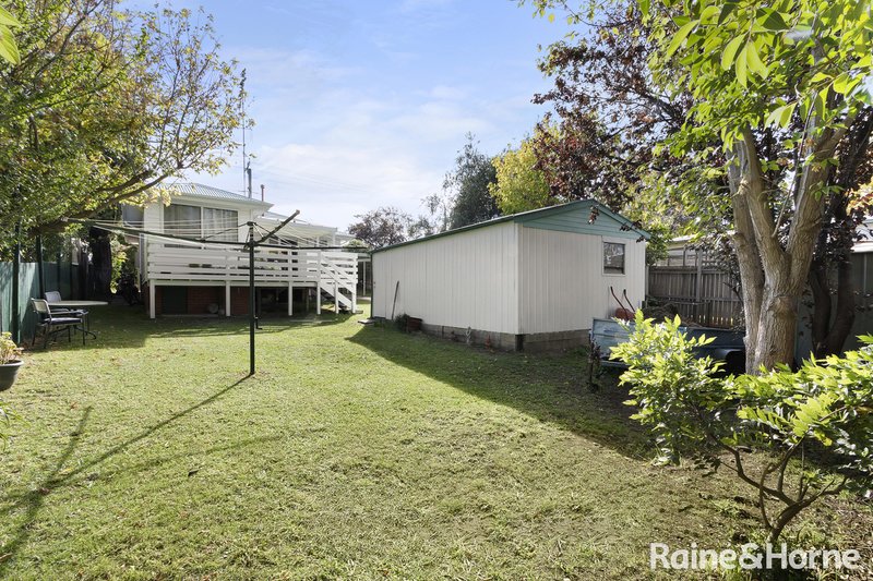Photo - 60 Donald Road, Karabar NSW 2620 - Image 12