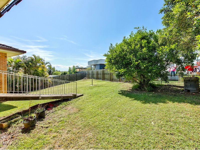 Photo - 60 Dunedoo Street, Stafford QLD 4053 - Image 12