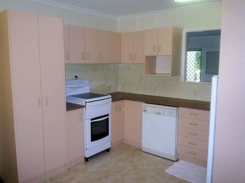 Photo - 60 Elizabeth Street, South Gladstone QLD 4680 - Image 2