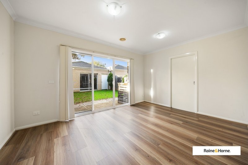 Photo - 60 Featherbrook Drive, Point Cook VIC 3030 - Image 3