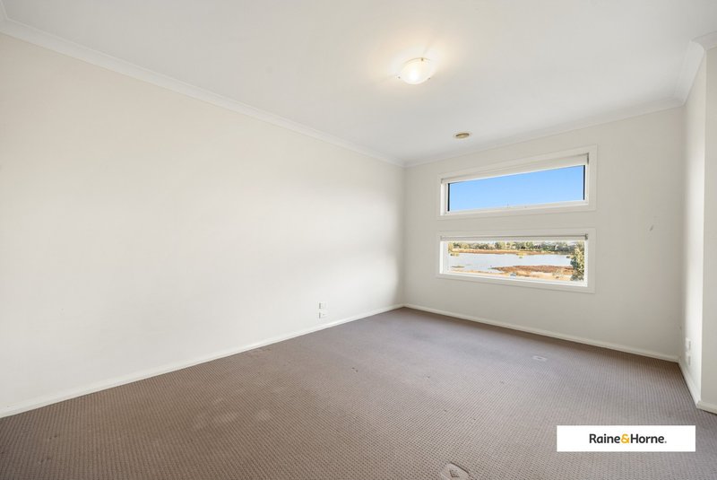 Photo - 60 Featherbrook Drive, Point Cook VIC 3030 - Image 5