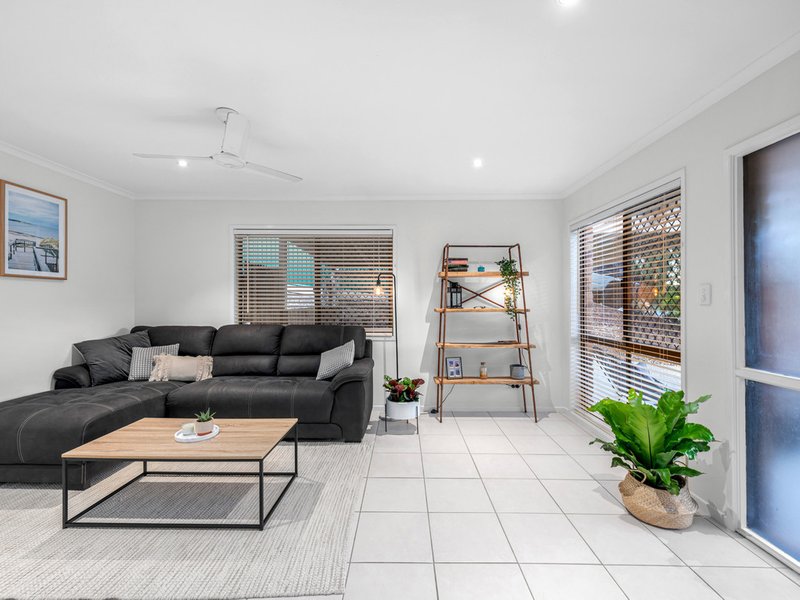 Photo - 60 Gilford Crescent, Albany Creek QLD 4035 - Image