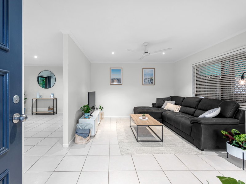 Photo - 60 Gilford Crescent, Albany Creek QLD 4035 - Image 5