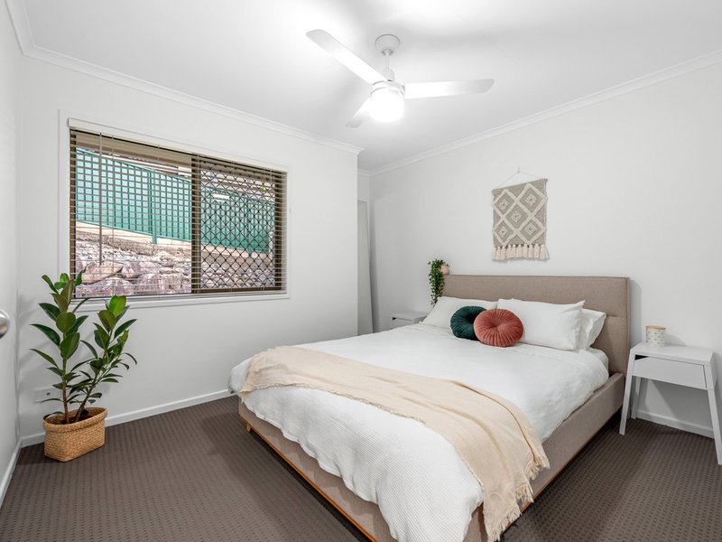 Photo - 60 Gilford Crescent, Albany Creek QLD 4035 - Image 7