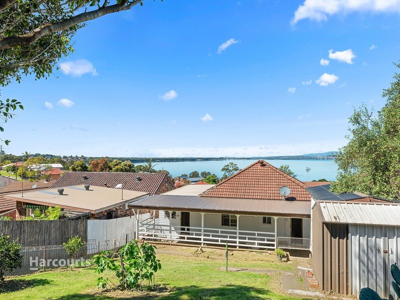 Photo - 60 Grand View Parade, Lake Heights NSW 2502 - Image 6