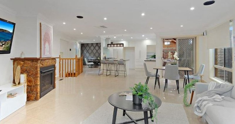 Photo - 60 Grenda Drive, Mill Park VIC 3082 - Image 3