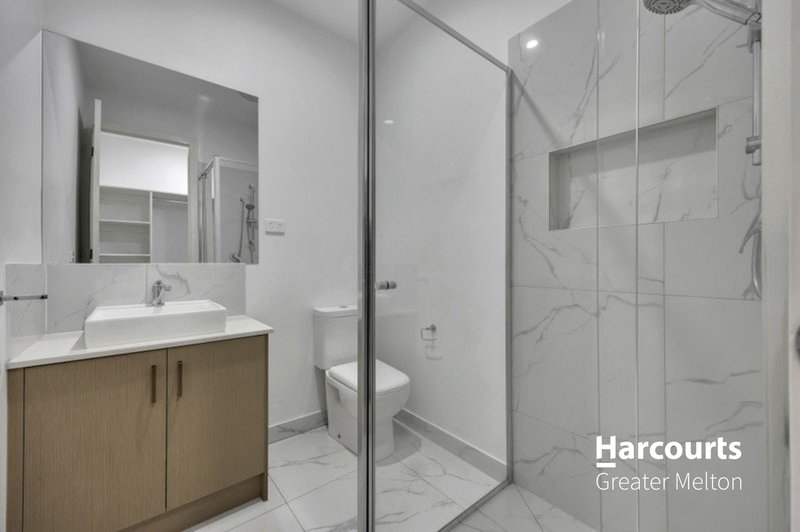 Photo - 60 Guthrie Drive, Melton South VIC 3338 - Image 8