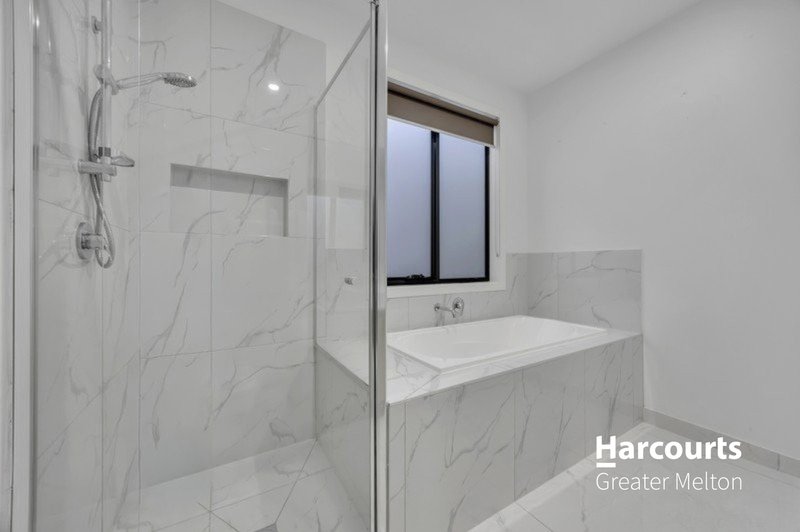 Photo - 60 Guthrie Drive, Melton South VIC 3338 - Image 10