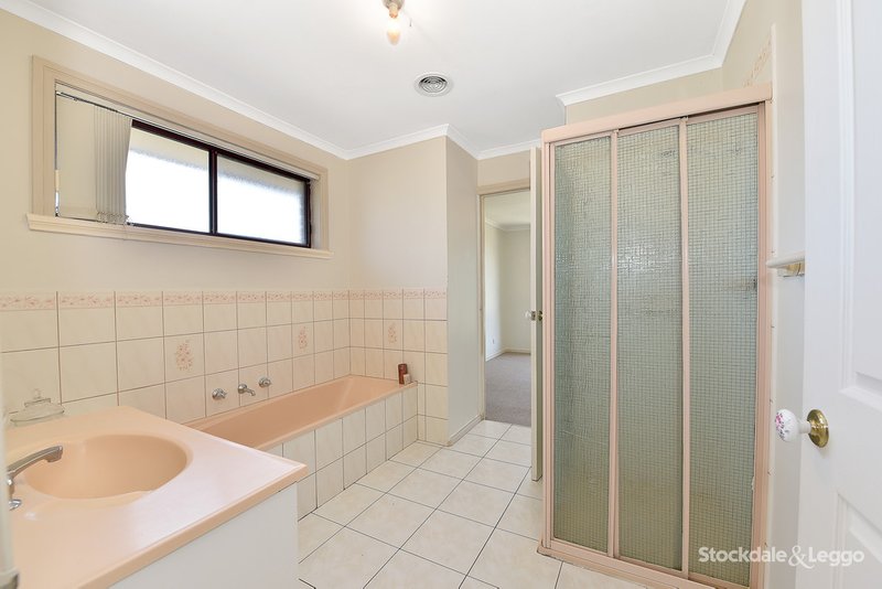Photo - 60 Halter Crescent, Epping VIC 3076 - Image 4