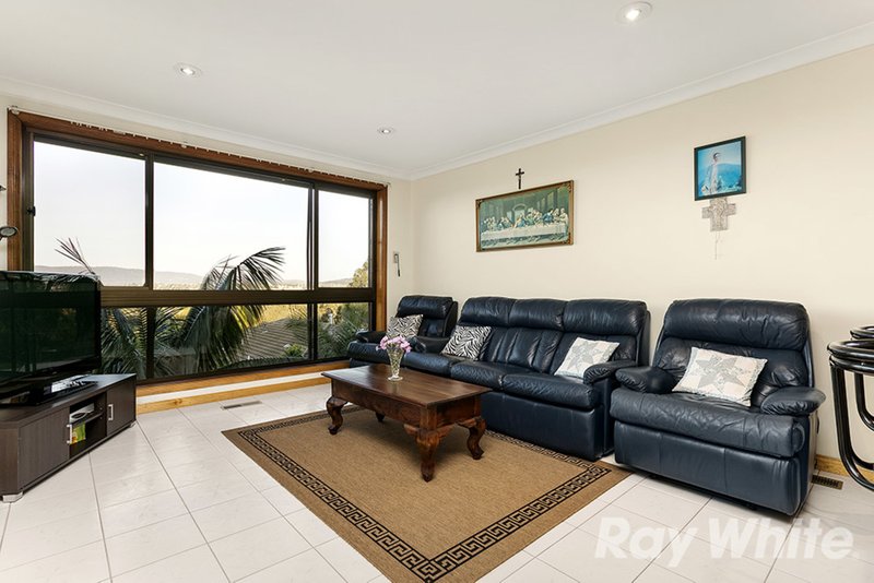 Photo - 60 Haverbrack Drive, Mulgrave VIC 3170 - Image 5