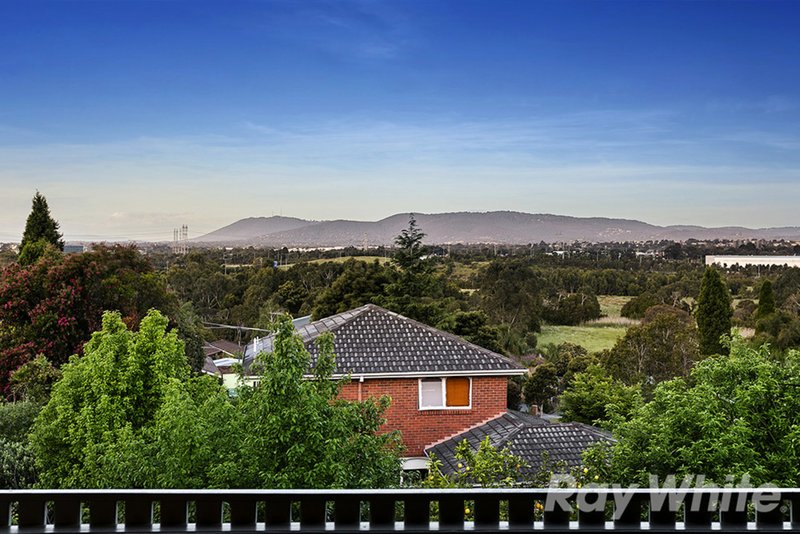 Photo - 60 Haverbrack Drive, Mulgrave VIC 3170 - Image 9