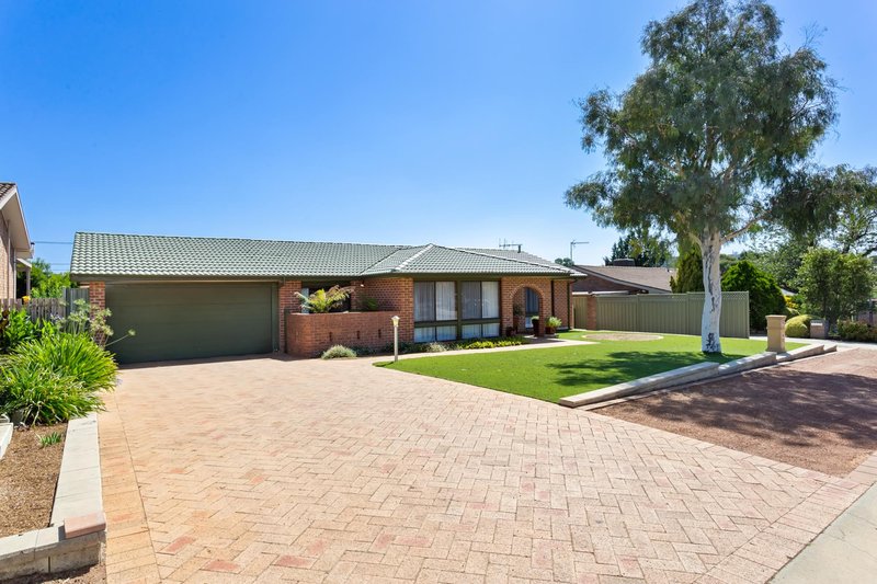 Photo - 60 Herron Crescent, Latham ACT 2615 - Image 8