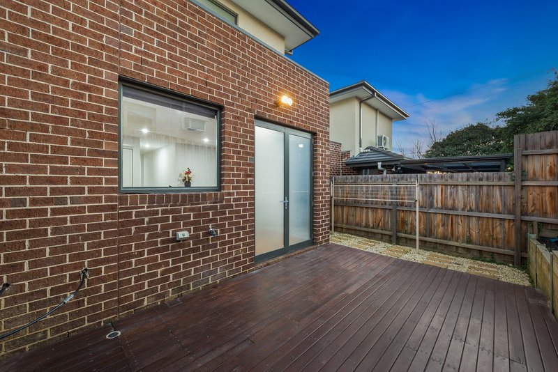 Photo - 60 Hilltop Crescent, Burwood East VIC 3151 - Image 10