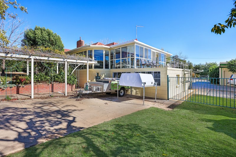 Photo - 60 Hillvue Road, Tamworth NSW 2340 - Image 4