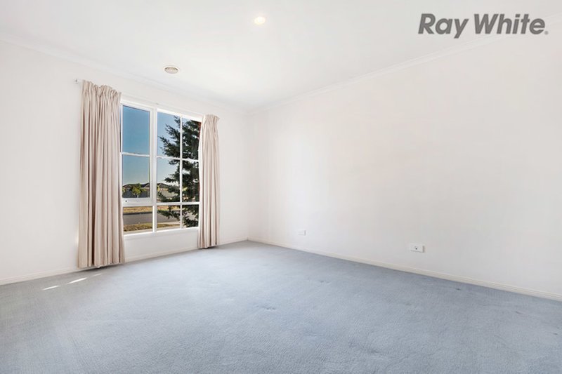 Photo - 60 Hume Drive, Sydenham VIC 3037 - Image 2