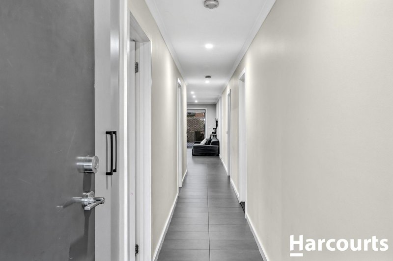 Photo - 60 James Cook Drive, Truganina VIC 3029 - Image 2