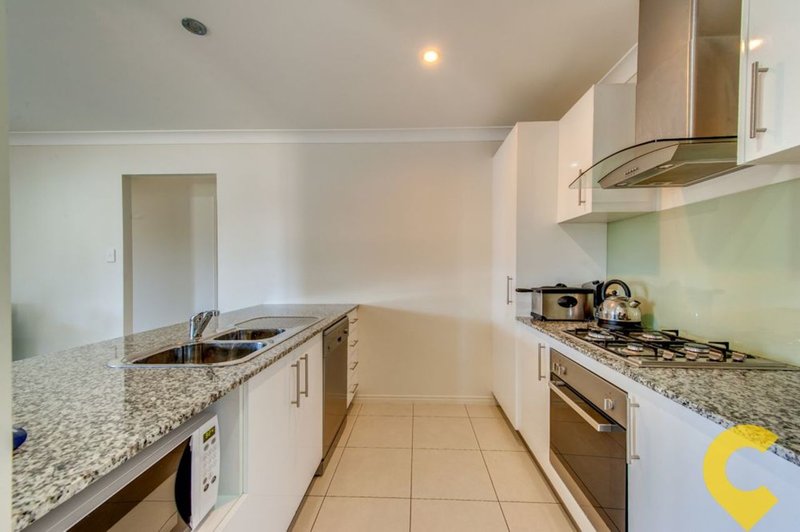 60 Jeff Collins Circuit, Bellbird Park QLD 4300