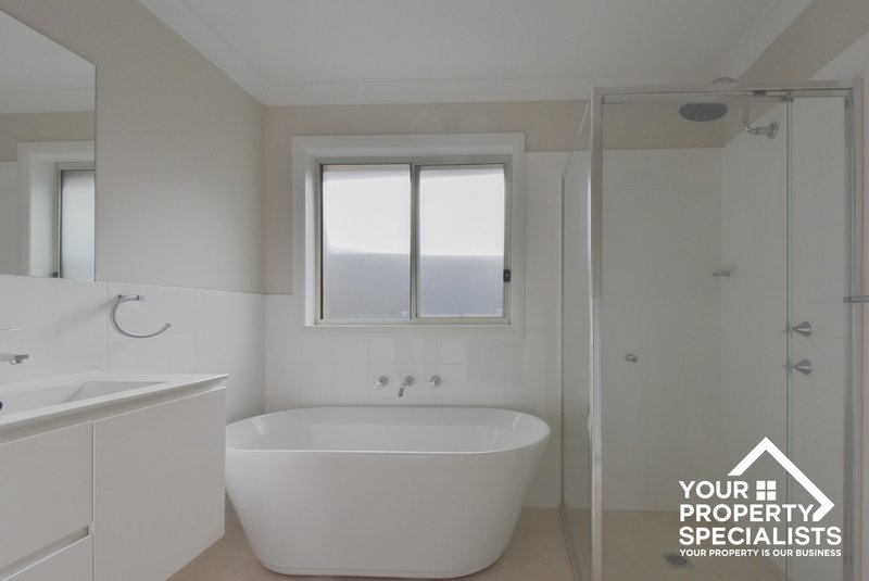 Photo - 60 Jennings Crescent, Spring Farm NSW 2570 - Image 7