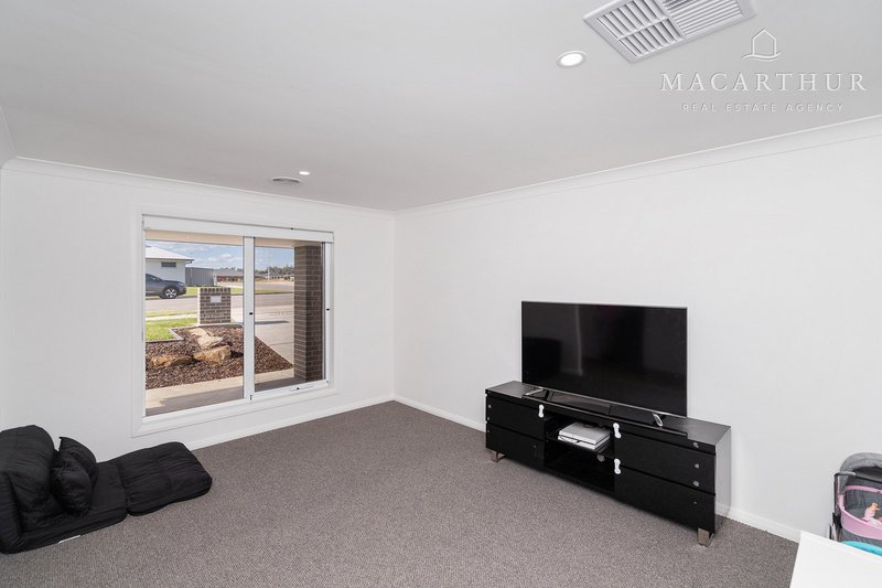 Photo - 60 Jumbuck Drive, Gobbagombalin NSW 2650 - Image 17