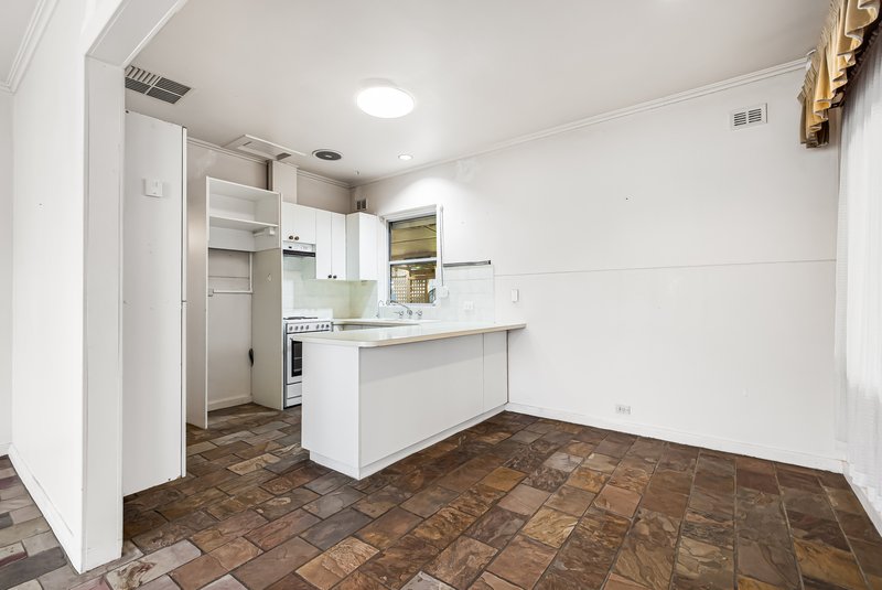 Photo - 60 Kanbara Street, Flinders Park SA 5025 - Image 4