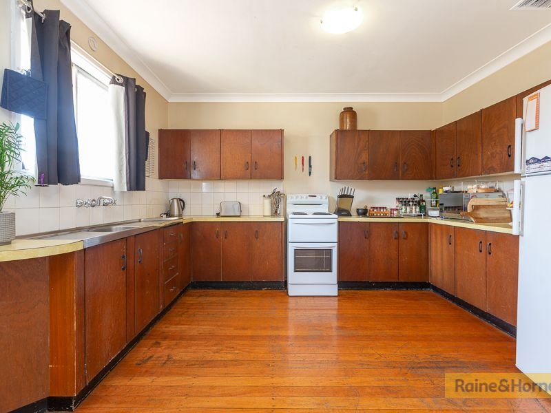 Photo - 60 Kyooma Street, Tamworth NSW 2340 - Image 6