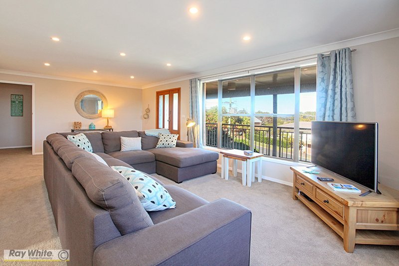 Photo - 60 Lakeview Crescent, Forster NSW 2428 - Image 2