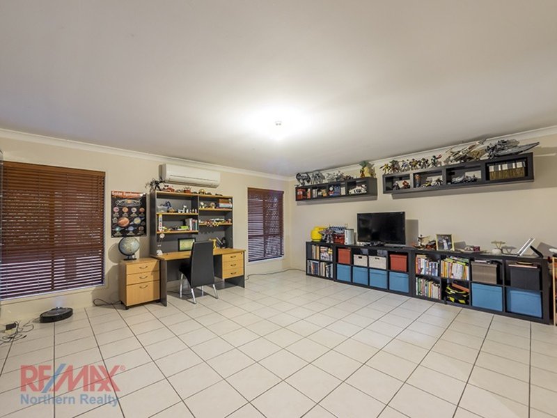 Photo - 60 Lancewood Drive, Albany Creek QLD 4035 - Image 4